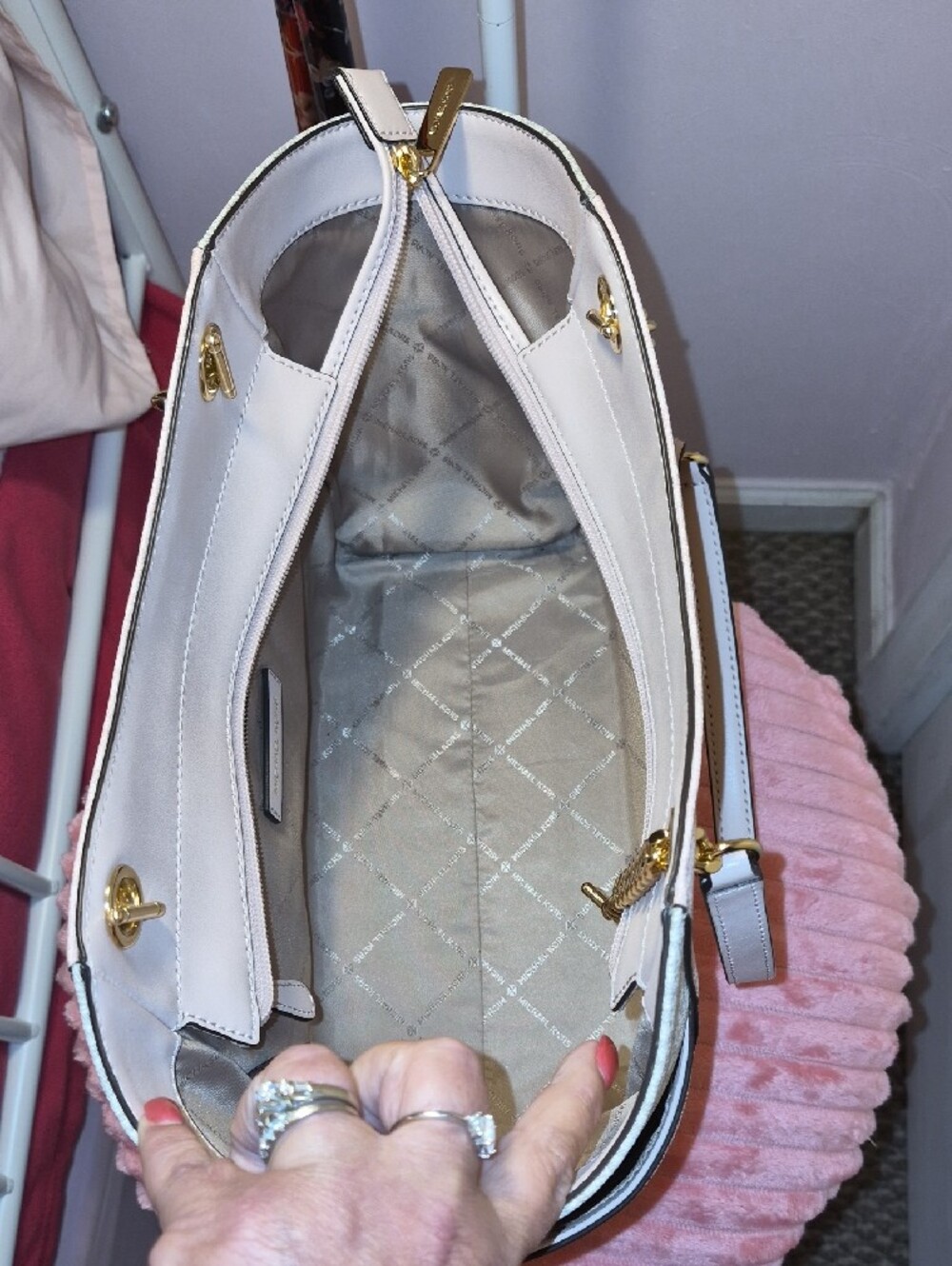 Michael Kors Pink MK Signature Tote with Gold Chain Handles And Matching Wallet - Picture 5 of 9